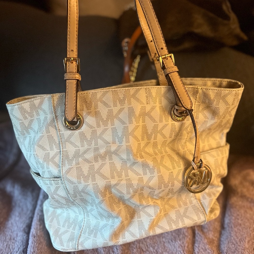 Michael Kors Monogram Beige Tote - Picture 2 of 3